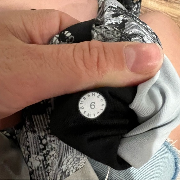 Lululemon Wunder Under High-Rise 7/8 Tight *Full-On Luxtreme 25" - Picture 13 of 14